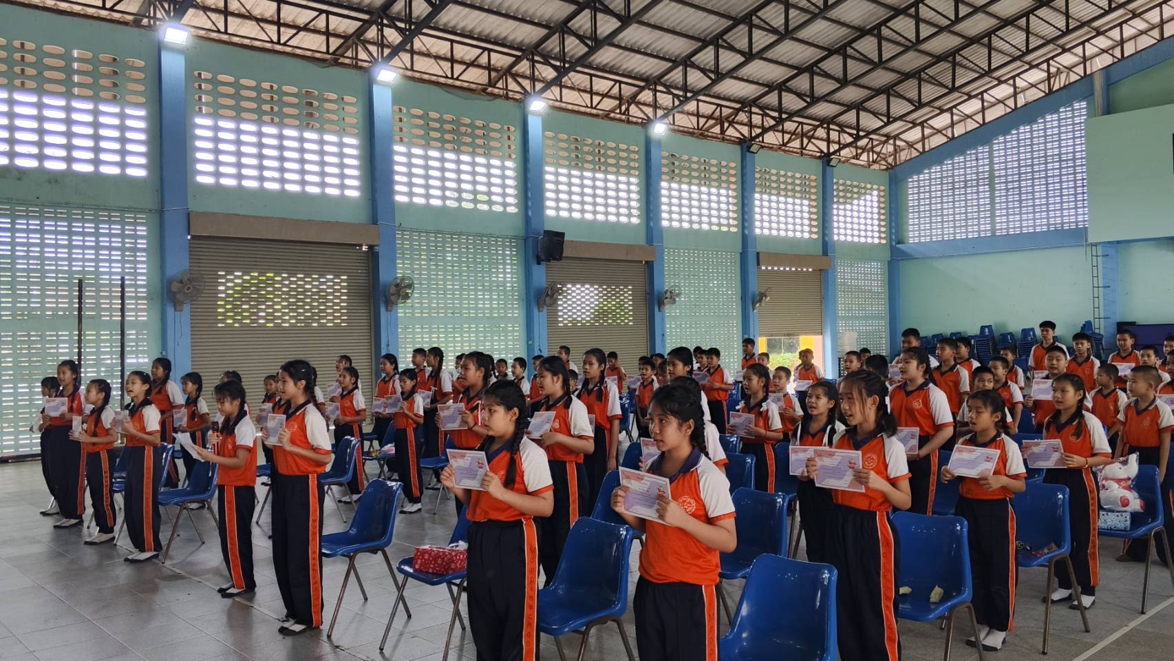 ตชด.334 ร่วมกับ อบต.ม่อนปิ่น  จัดโครงการรั้วโรงเรียนสานใจ สรรค์สร้าง วัยใสต้านภัยยาเสพติดและโครงการแดร์