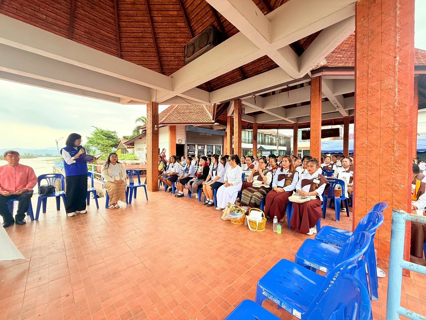 เครือข่ายสตรี 3 อำเภอ เชียงใหม่  รวมพลังสวดธรรมจักรปัดเป่าวิกฤตแม่น้ำกก พร้อมสร้างความตระหนักด้านสิ่งแวดล้อม เนื่องในวันสตรีสากล