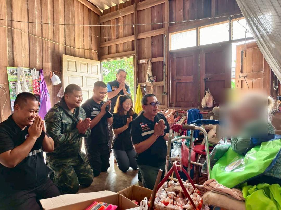 กองกำลังผาเมือง ผนึกกำลังท้องถิ่น มอบสิ่งของบรรเทาทุกข์กลุ่มเปราะบาง ในพื้นที่อำเภอฝาง